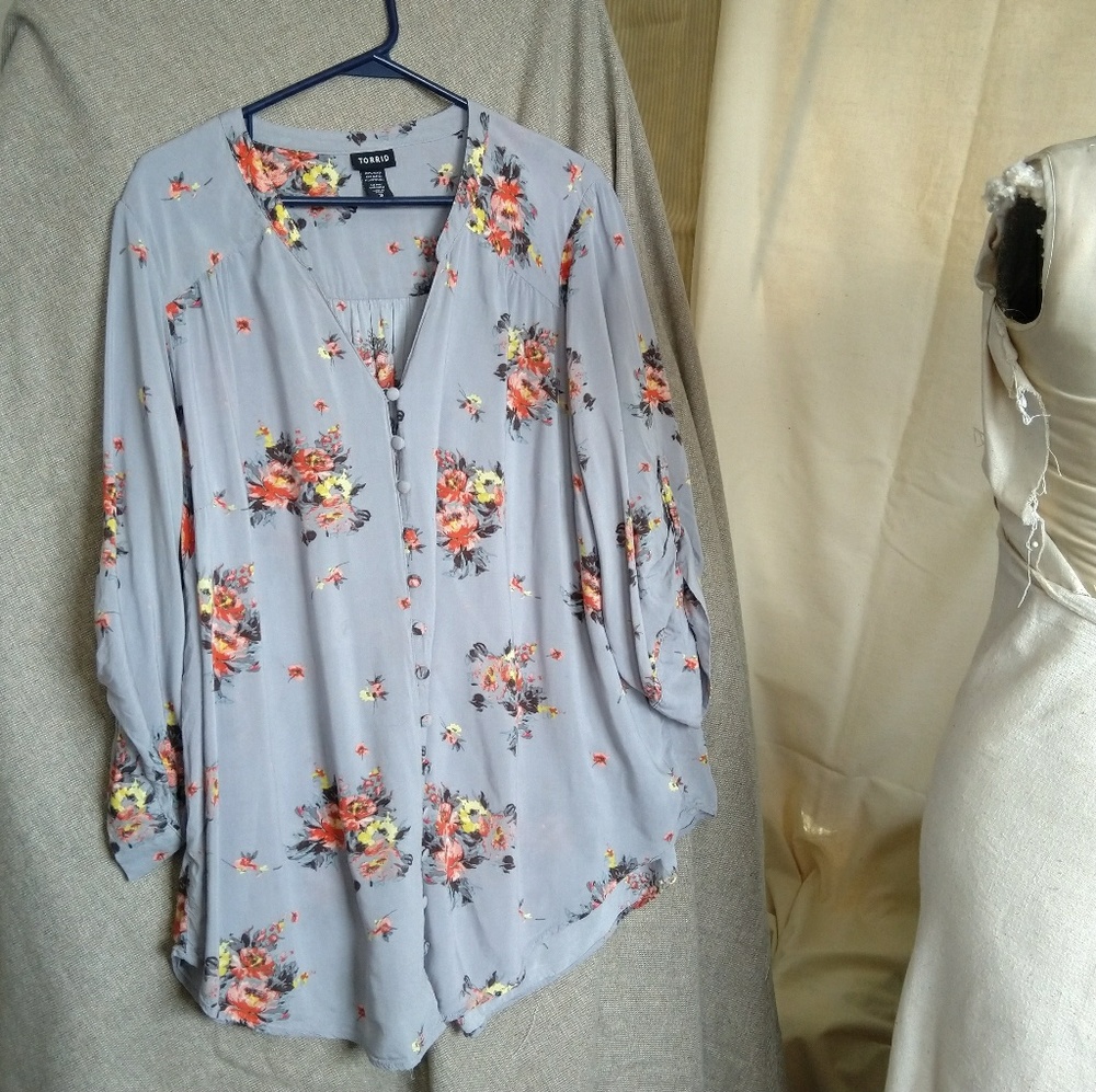 Torrid Floral Blouse Size 3 - Picture 1 of 8